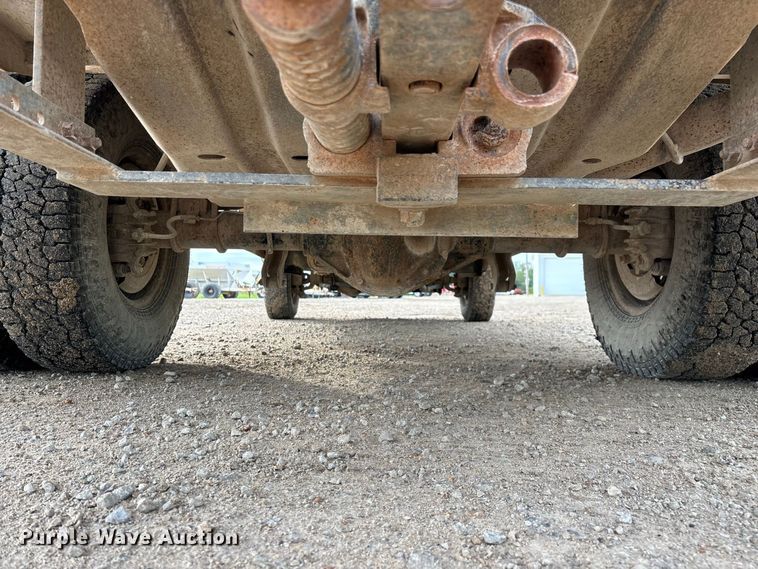 image for item FG0726 2004 Ford F350 flatbed pickup truck