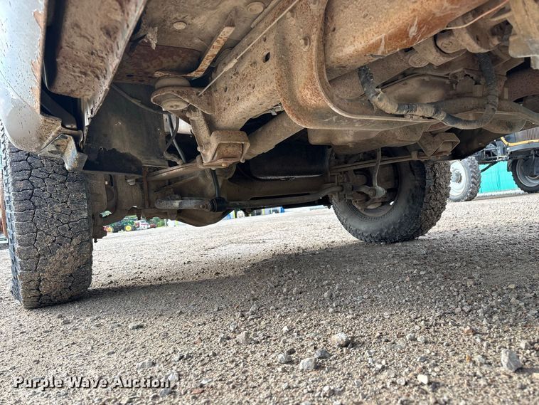 image for item FG0726 2004 Ford F350 flatbed pickup truck
