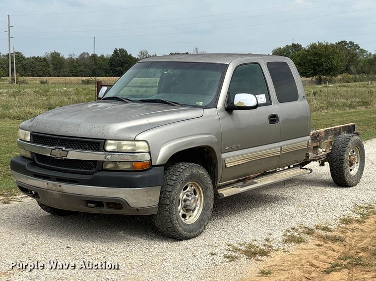 2001 Chevrolet Silverado 2500HD Ext. Cab pickup truck