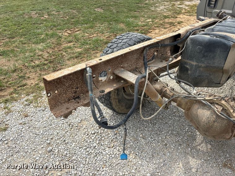 image for item FG0736 2001 Chevrolet Silverado 2500HD Ext. Cab pickup truck