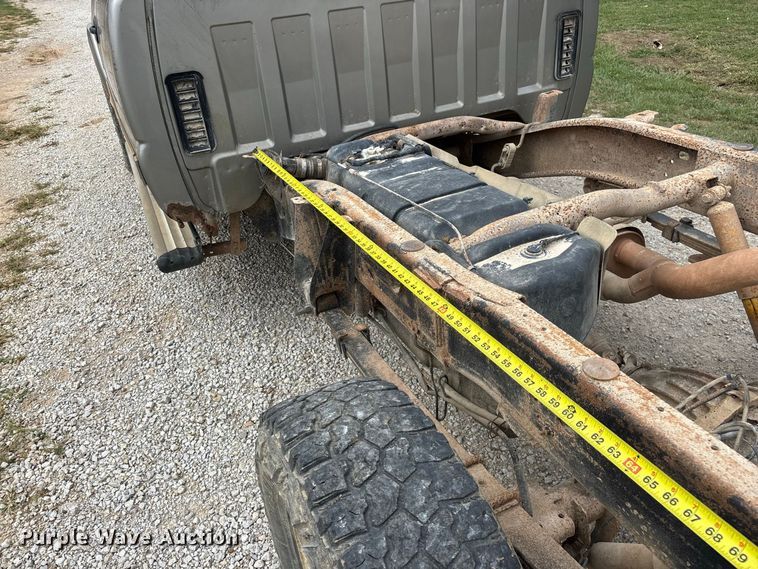 image for item FG0736 2001 Chevrolet Silverado 2500HD Ext. Cab pickup truck