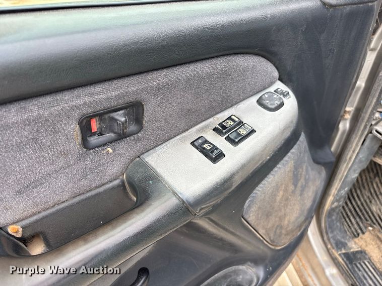 image for item FG0736 2001 Chevrolet Silverado 2500HD Ext. Cab pickup truck