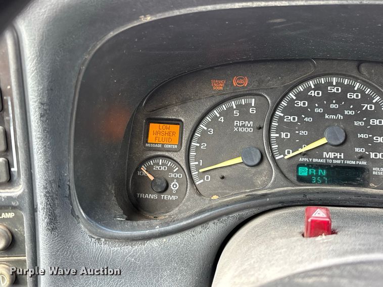 image for item FG0736 2001 Chevrolet Silverado 2500HD Ext. Cab pickup truck