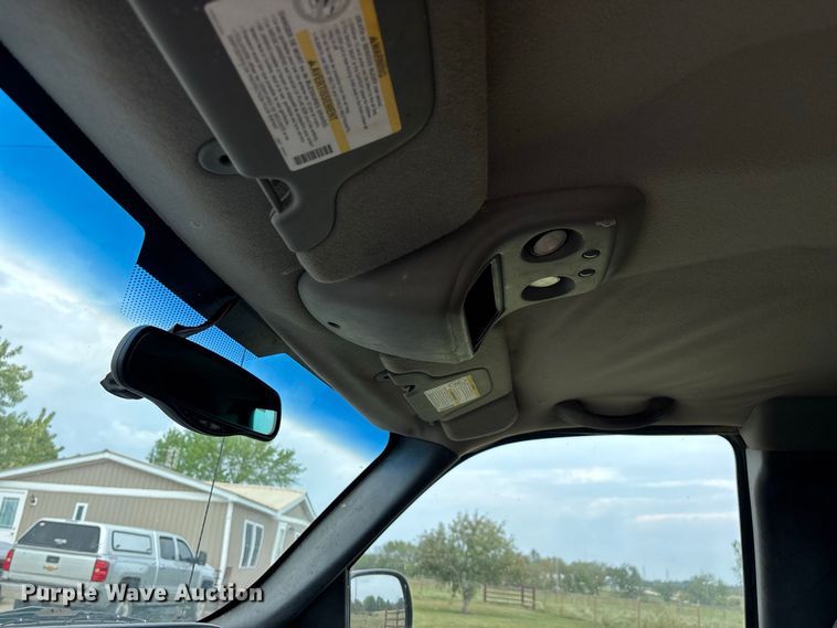 image for item FG0736 2001 Chevrolet Silverado 2500HD Ext. Cab pickup truck