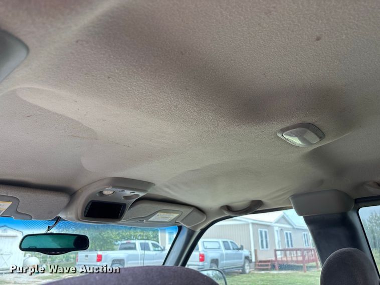image for item FG0736 2001 Chevrolet Silverado 2500HD Ext. Cab pickup truck