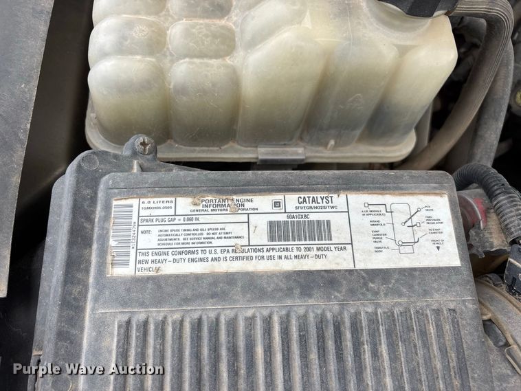 image for item FG0736 2001 Chevrolet Silverado 2500HD Ext. Cab pickup truck