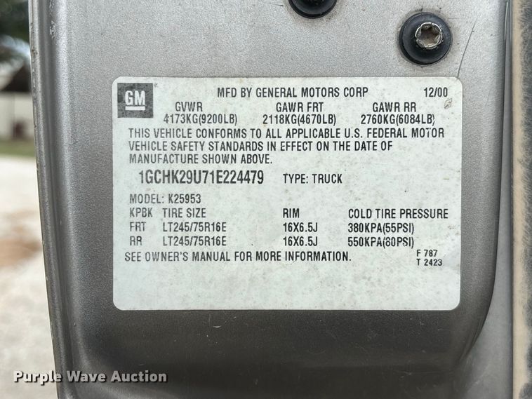 image for item FG0736 2001 Chevrolet Silverado 2500HD Ext. Cab pickup truck