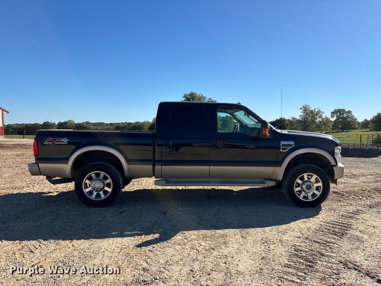 image for item FG0766 2010 Ford F250 Super Duty King Ranch Crew Cab pickup truck