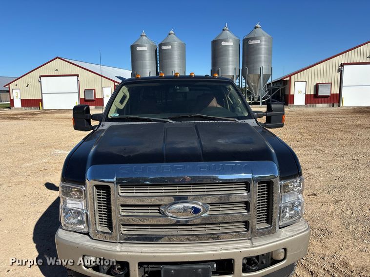image for item FG0766 2010 Ford F250 Super Duty King Ranch Crew Cab pickup truck