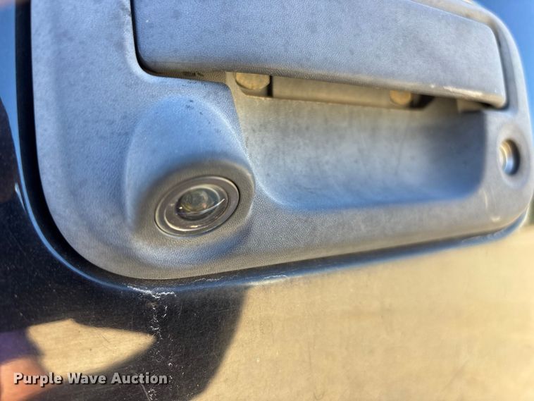 image for item FG0766 2010 Ford F250 Super Duty King Ranch Crew Cab pickup truck