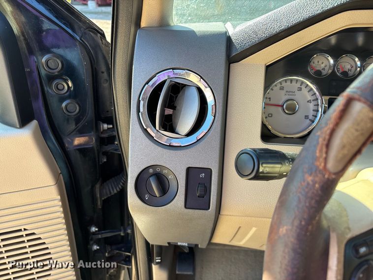 image for item FG0766 2010 Ford F250 Super Duty King Ranch Crew Cab pickup truck