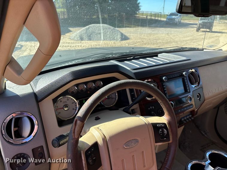 image for item FG0766 2010 Ford F250 Super Duty King Ranch Crew Cab pickup truck