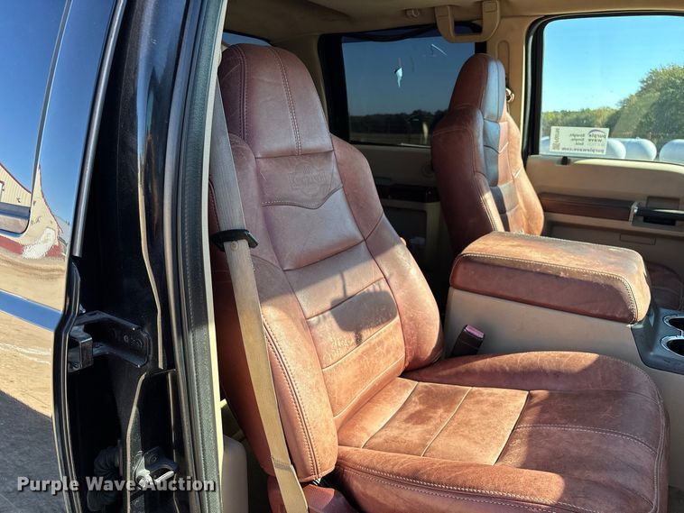 image for item FG0766 2010 Ford F250 Super Duty King Ranch Crew Cab pickup truck