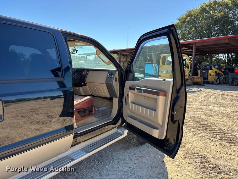 image for item FG0766 2010 Ford F250 Super Duty King Ranch Crew Cab pickup truck