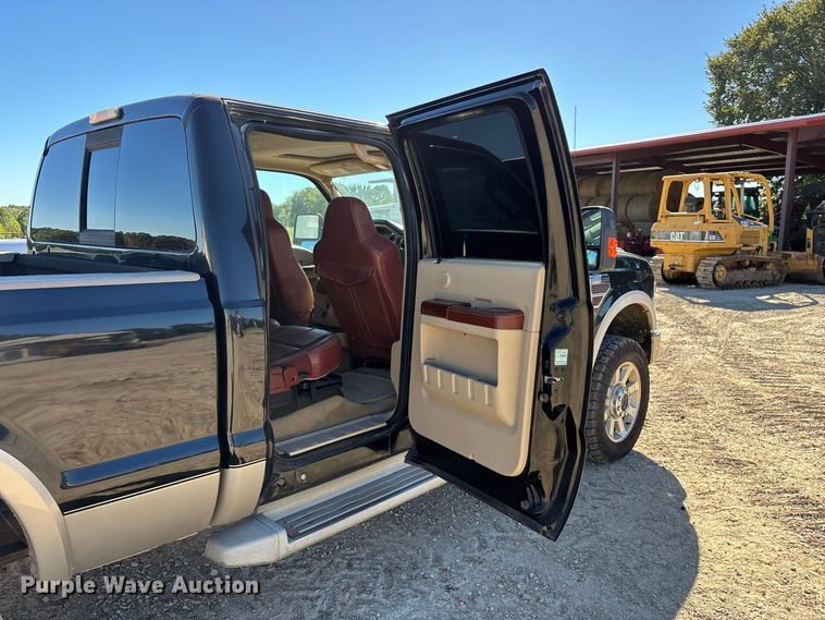 image for item FG0766 2010 Ford F250 Super Duty King Ranch Crew Cab pickup truck