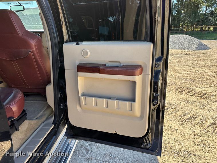 image for item FG0766 2010 Ford F250 Super Duty King Ranch Crew Cab pickup truck