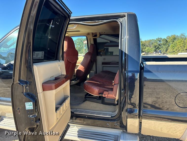 image for item FG0766 2010 Ford F250 Super Duty King Ranch Crew Cab pickup truck