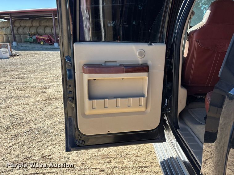image for item FG0766 2010 Ford F250 Super Duty King Ranch Crew Cab pickup truck