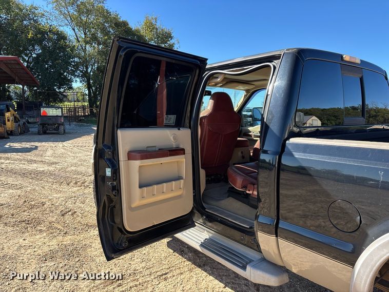 image for item FG0766 2010 Ford F250 Super Duty King Ranch Crew Cab pickup truck