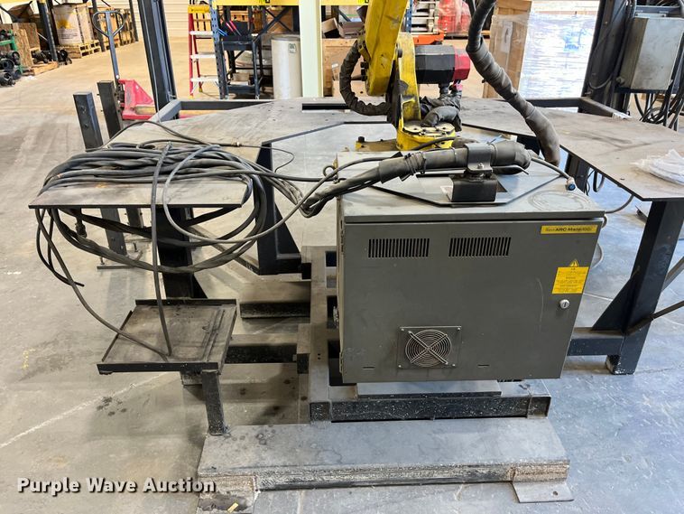 image for item FG0768 Fanuc Robot Arc Mate 100 i robotic welder