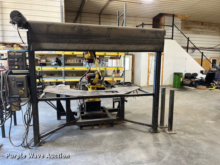 image for item FG0768 Fanuc Robot Arc Mate 100 i robotic welder
