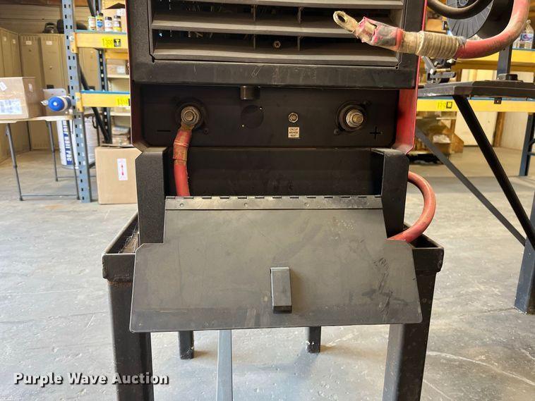 image for item FG0768 Fanuc Robot Arc Mate 100 i robotic welder