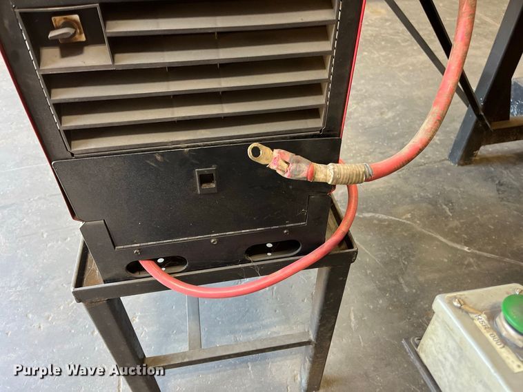 image for item FG0768 Fanuc Robot Arc Mate 100 i robotic welder