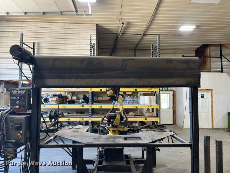 image for item FG0768 Fanuc Robot Arc Mate 100 i robotic welder