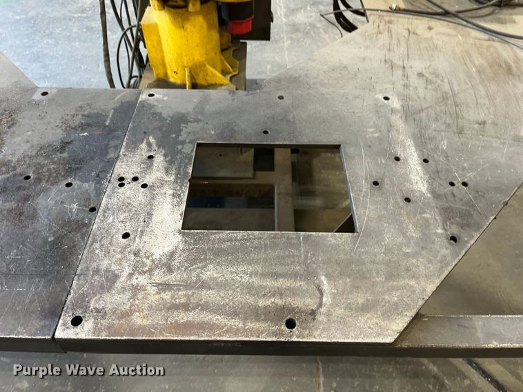 image for item FG0768 Fanuc Robot Arc Mate 100 i robotic welder