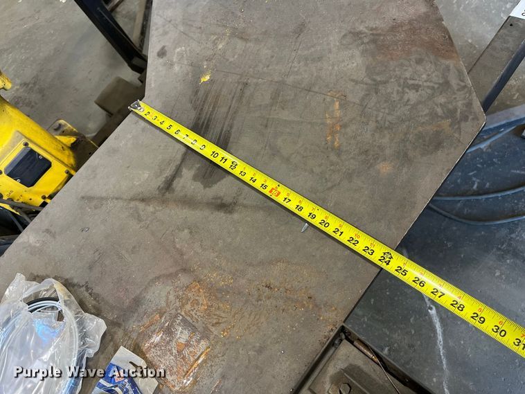 image for item FG0768 Fanuc Robot Arc Mate 100 i robotic welder