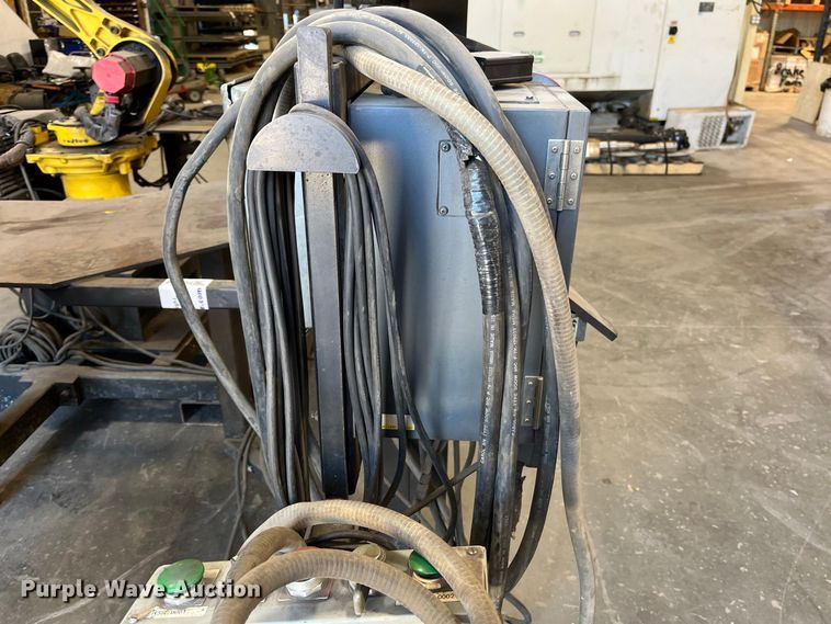image for item FG0768 Fanuc Robot Arc Mate 100 i robotic welder