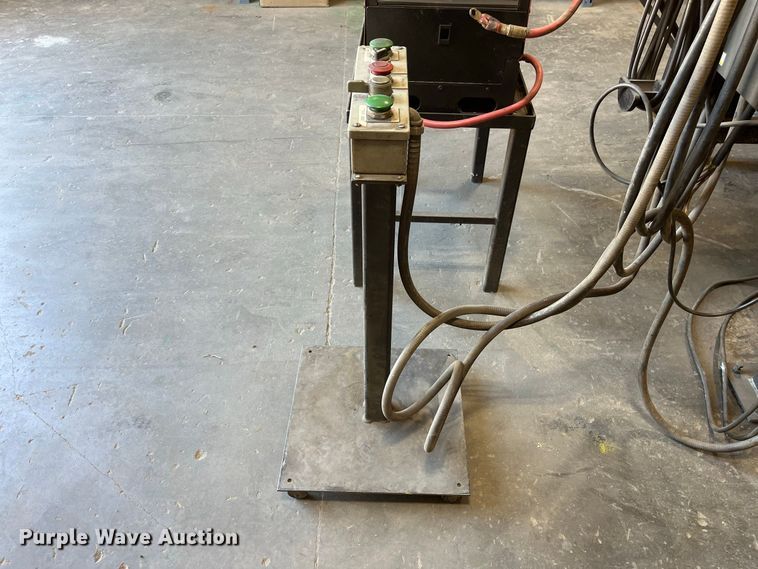 image for item FG0768 Fanuc Robot Arc Mate 100 i robotic welder