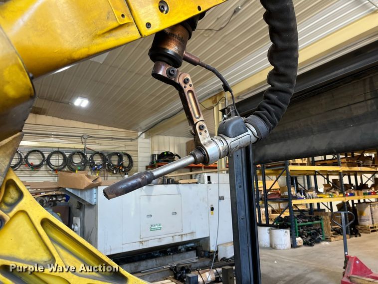 image for item FG0768 Fanuc Robot Arc Mate 100 i robotic welder