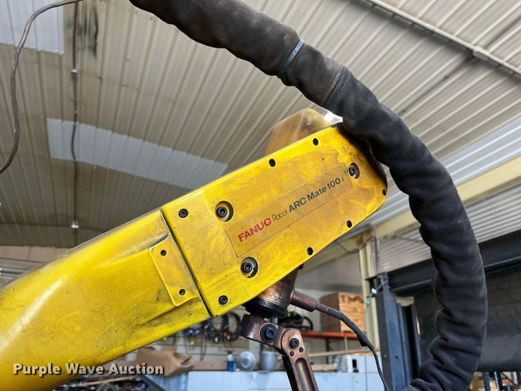 image for item FG0768 Fanuc Robot Arc Mate 100 i robotic welder