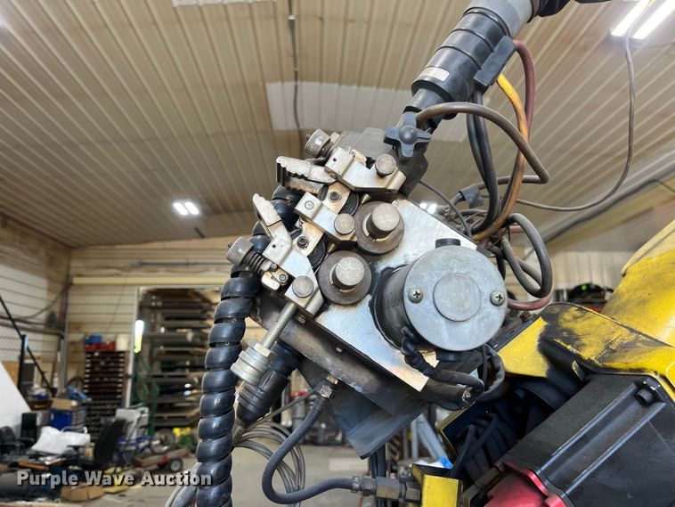 image for item FG0768 Fanuc Robot Arc Mate 100 i robotic welder