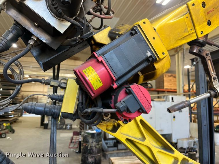 image for item FG0768 Fanuc Robot Arc Mate 100 i robotic welder