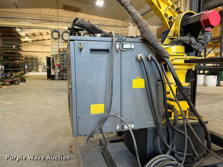 image for item FG0768 Fanuc Robot Arc Mate 100 i robotic welder