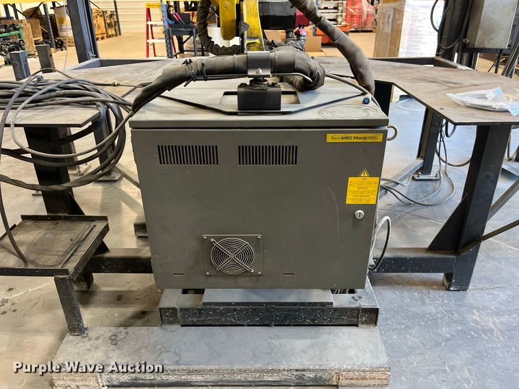 image for item FG0768 Fanuc Robot Arc Mate 100 i robotic welder