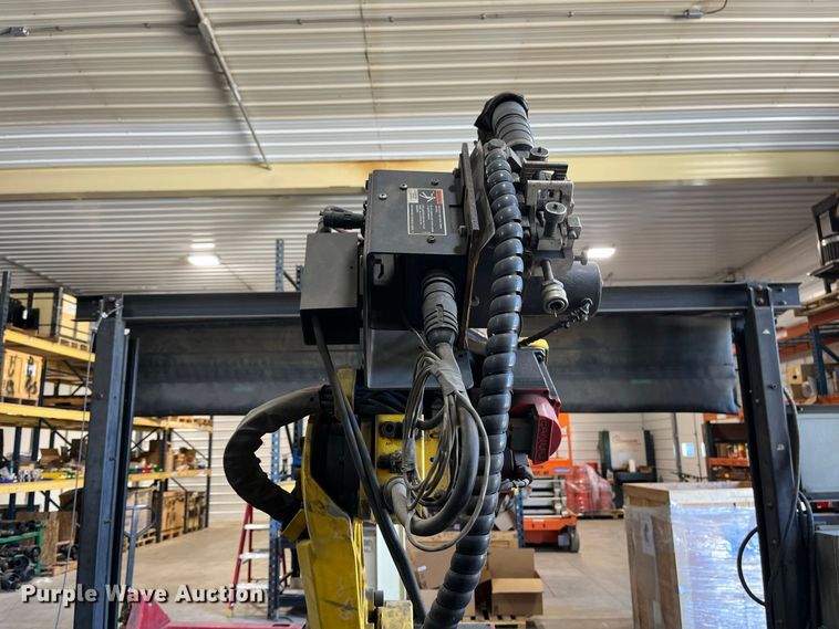 image for item FG0768 Fanuc Robot Arc Mate 100 i robotic welder