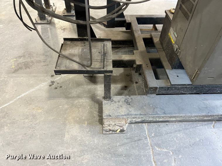image for item FG0768 Fanuc Robot Arc Mate 100 i robotic welder