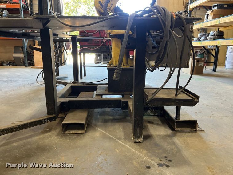 image for item FG0768 Fanuc Robot Arc Mate 100 i robotic welder
