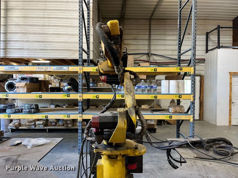 image for item FG0768 Fanuc Robot Arc Mate 100 i robotic welder