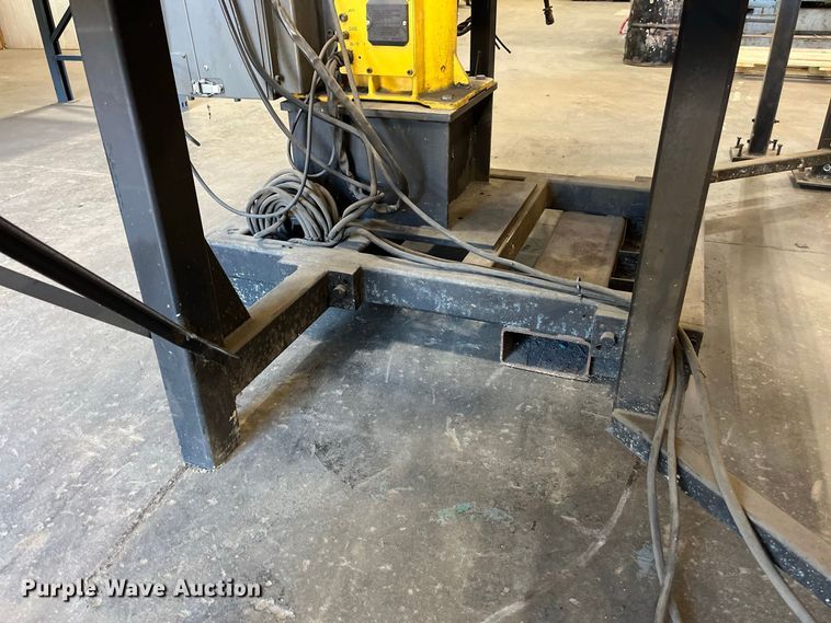 image for item FG0768 Fanuc Robot Arc Mate 100 i robotic welder