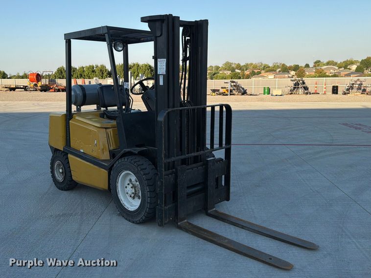 image for item FG0785 Yale GLP060TENUAE086 forklift