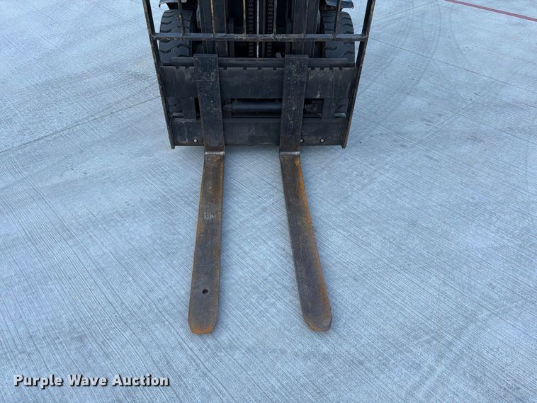 image for item FG0785 Yale GLP060TENUAE086 forklift