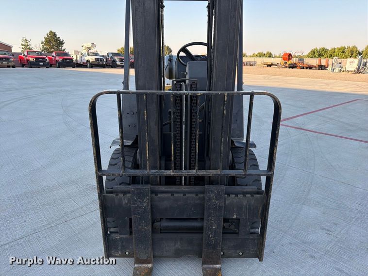 image for item FG0785 Yale GLP060TENUAE086 forklift