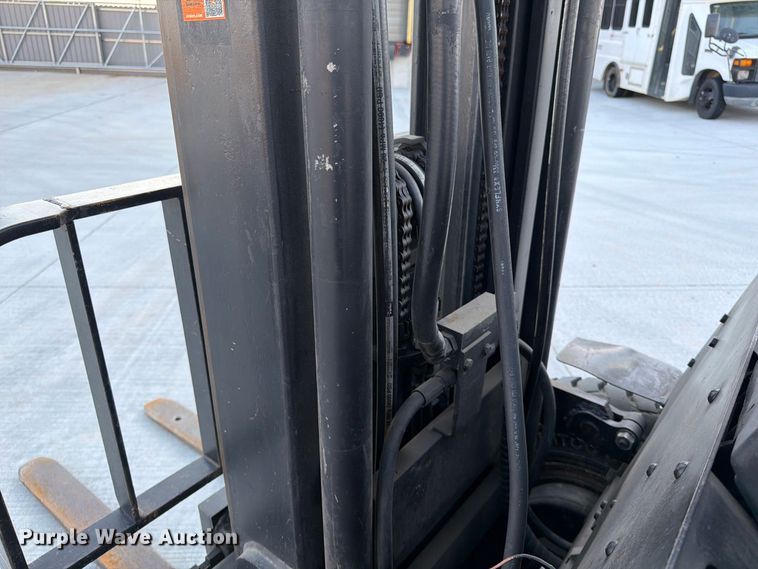 image for item FG0785 Yale GLP060TENUAE086 forklift