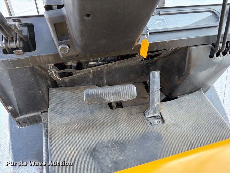 image for item FG0785 Yale GLP060TENUAE086 forklift