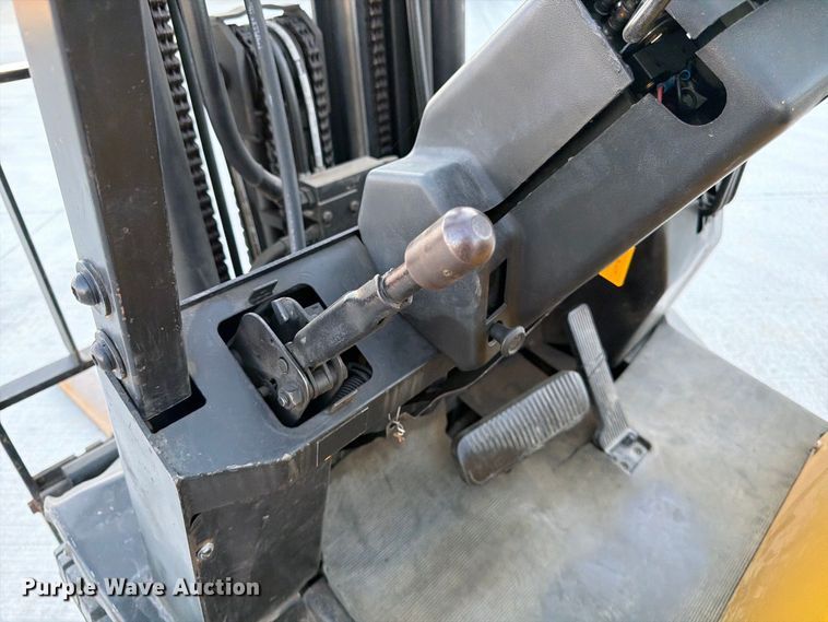 image for item FG0785 Yale GLP060TENUAE086 forklift