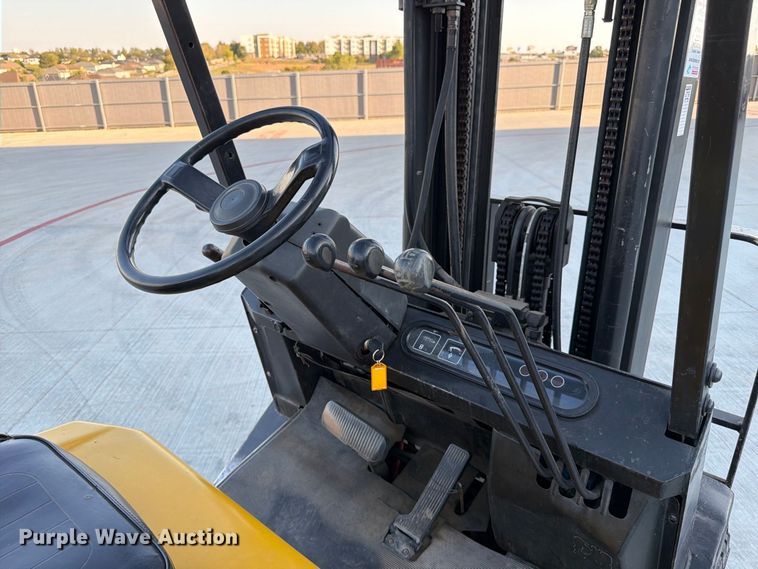 image for item FG0785 Yale GLP060TENUAE086 forklift
